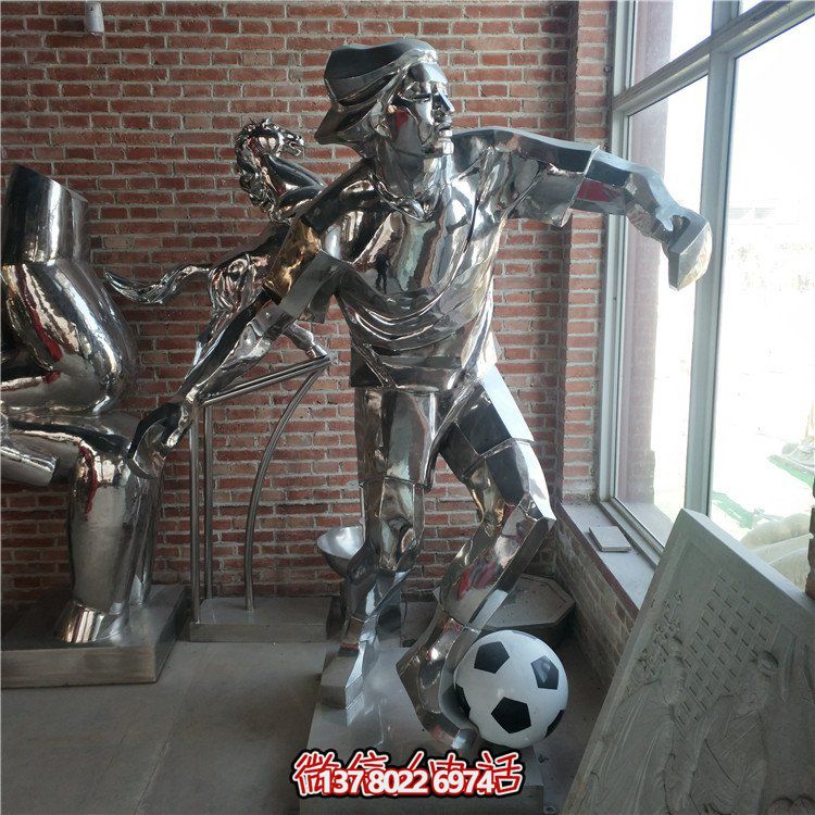 大型不銹鋼雕塑，打造精神堡壘，點亮文化街景觀